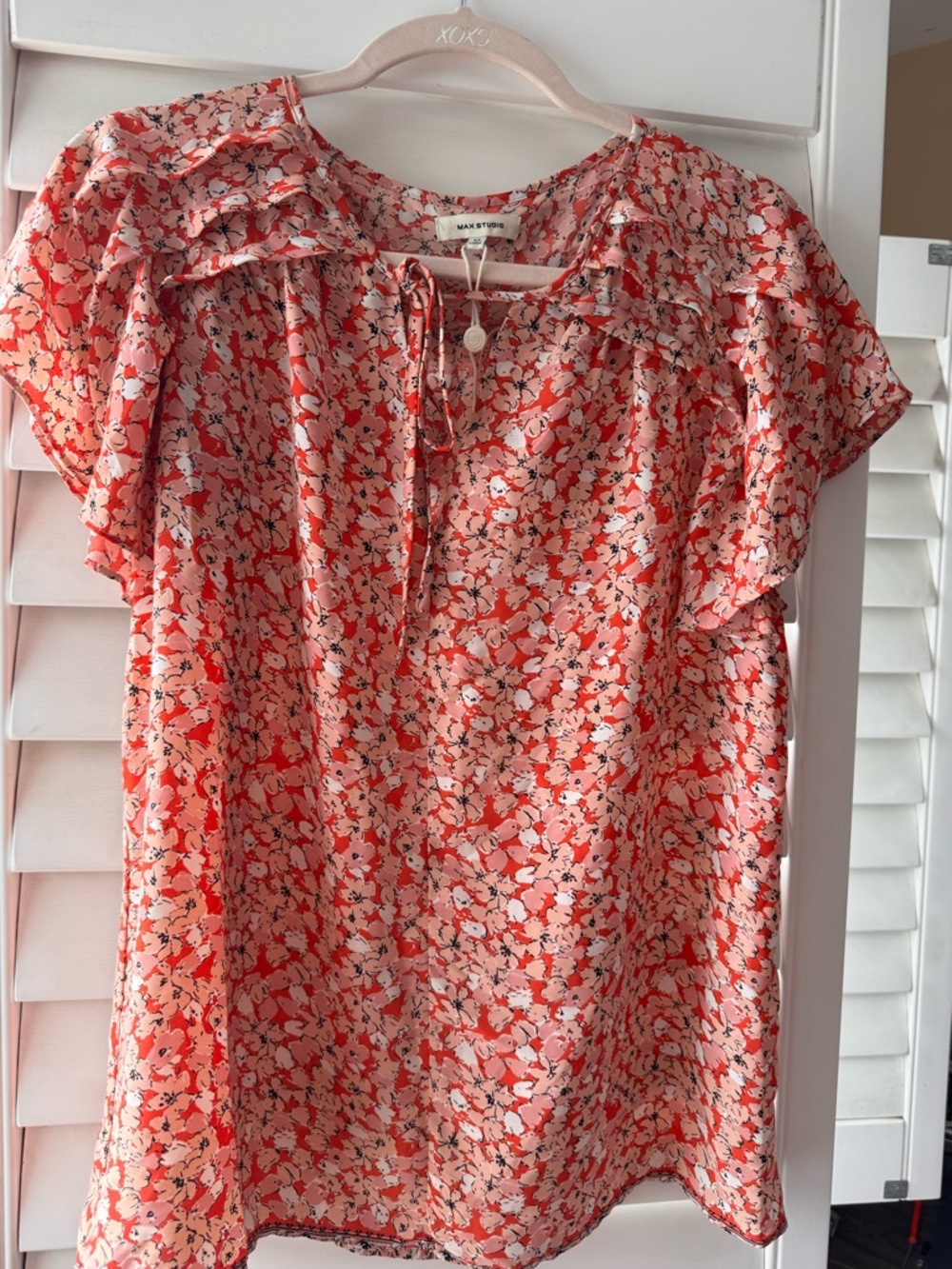 Max Studio Coral Peach Floral Tie-Neck Flutter Blouse